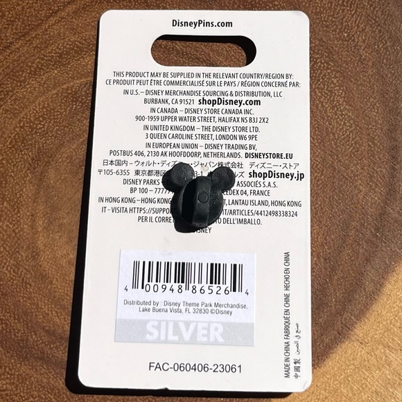 Disney Mickey Mouse Pin - Classic Steamboat Willy - NEW - Picture 2 of 4